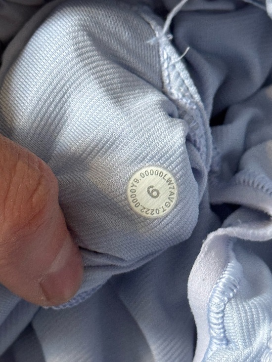 Lululemon Hotty Hot Shorts Baby Blue Size 6 4” - Picture 4 of 6